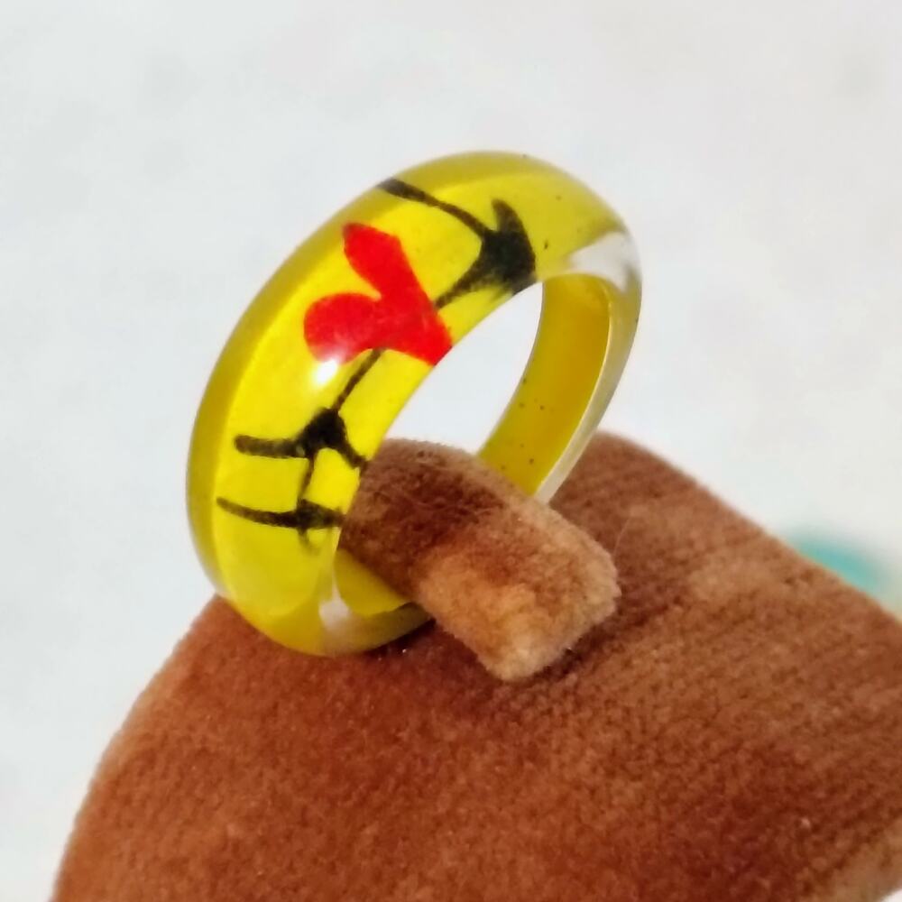 Vintage Acrylic Ring Yellow Red Floral Colorful Size 7.25 Nostalgia Stackable